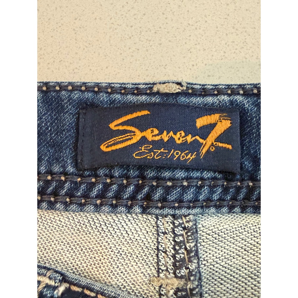 Seven7 Womens Size 4 Medium Wash Embroidered Denim Jean Shorts Low Rise Blue - Picture 4 of 7
